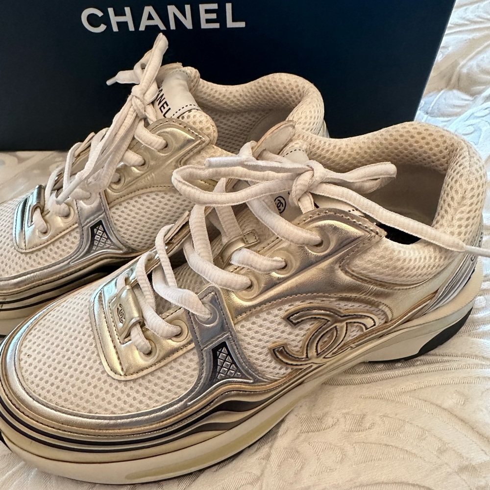 Authentic Chanel CC logo Trainers Hard to find color combination! Just reduced 🔥